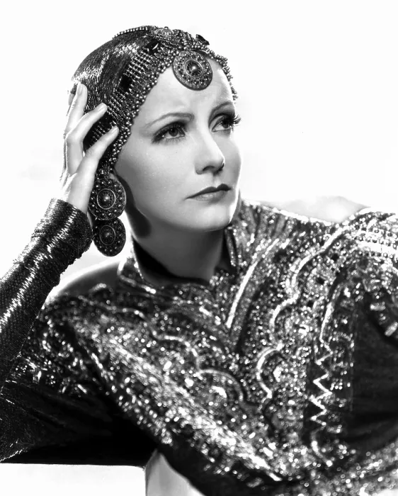 Framed Print : MATA HARI, Greta Garbo, 1931