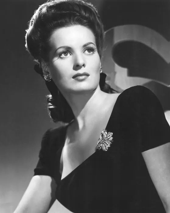 Framed Print : MAUREEN O'HARA, 1944