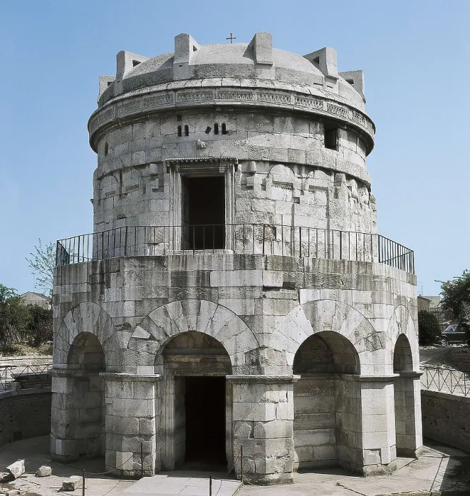 Framed Print : Mausoleum of Theodoric. 6th c. ITALY. Ravenna. Early Byzantine art. Architecture. AISA / Everett Collection**US SALES ONLY** Framed Print : Mausoleum of Theodoric. 6th c. ITALY. Ravenna. Early Byzantine art. Architecture. AISA / Everett Collection**US SALES ONLY**