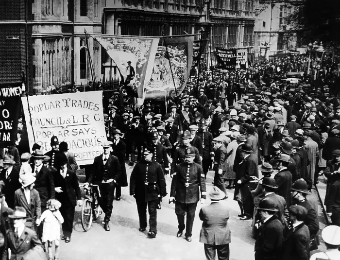 Framed Print : May Day Parade of the Communists, and Left Wing Labourites. The Great General Strike that started 2 days later. London, England. May 1, 1926