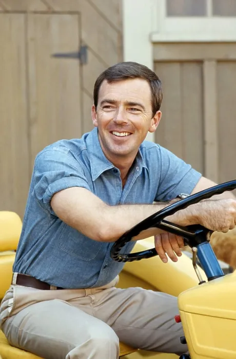 Framed Print : MAYBERRY R.F.D. Ken Berry, 1968-71 (1968 photo) Framed Print : MAYBERRY R.F.D. Ken Berry, 1968-71 (1968 photo)