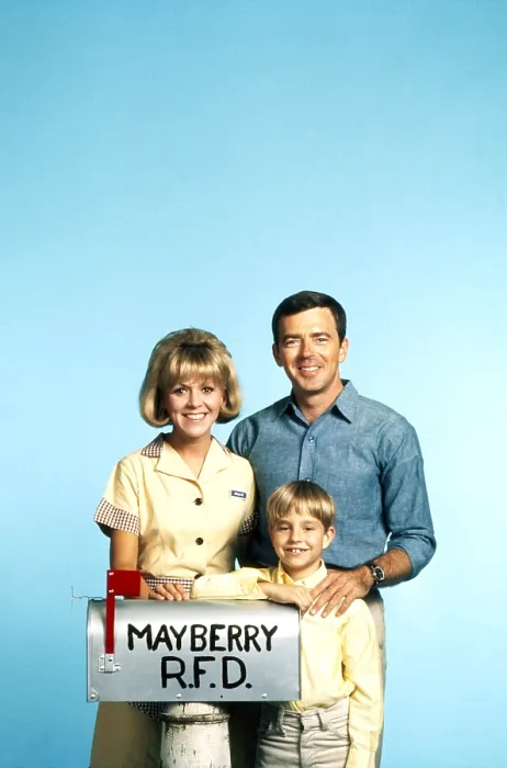 Framed Print : MAYBERRY R.F.D. from left, Arlene Golonka, Buddy Foster, Ken Berry, 1968-71 (1968 photo) Framed Print : MAYBERRY R.F.D. from left, Arlene Golonka, Buddy Foster, Ken Berry, 1968-71 (1968 photo)