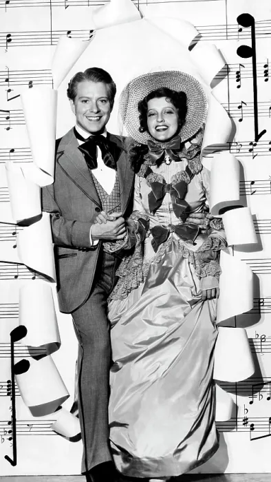 Framed Print : MAYTIME, Nelson Eddy, Jeanette MacDonald, 1937