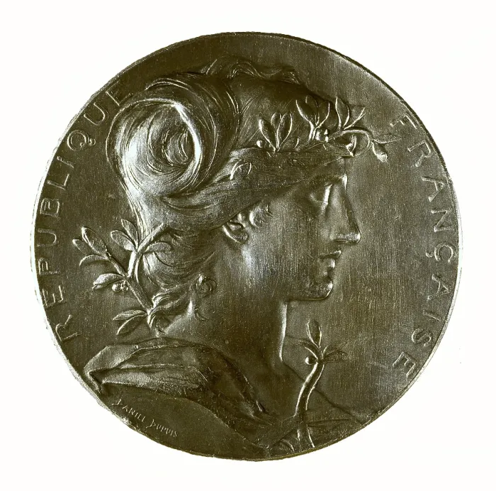 Framed Print : Medal of golden bronze, work by Jean-Baptiste Daniel-Dupuis. Obverse depicting the French Republic. SPAIN. Madrid. Lzaro Galdiano Foundation