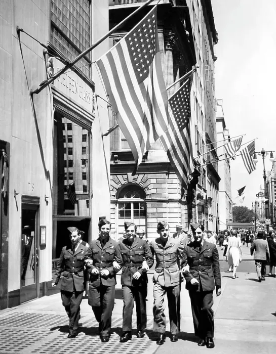 Framed Print : Men of the Royal Air Force walking down Fifth Avenue in New York, celebrating victory in World War II, 1945.. Courtesy: CSU Archives / Everett Collection Framed Print : Men of the Royal Air Force walking down Fifth Avenue in New York, celebrating victory in World War II, 1945.. Courtesy: CSU Archives / Everett Collection