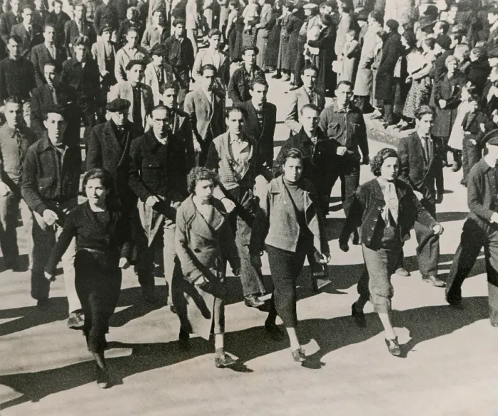 Framed Print : Men and Women of the leftist Popular Front parade in Barcelona, on the Promenade Pi y Margall. March 3, 1937. Spanish Civil War, 1936-1939. (BSLOC_2014_7_39)
