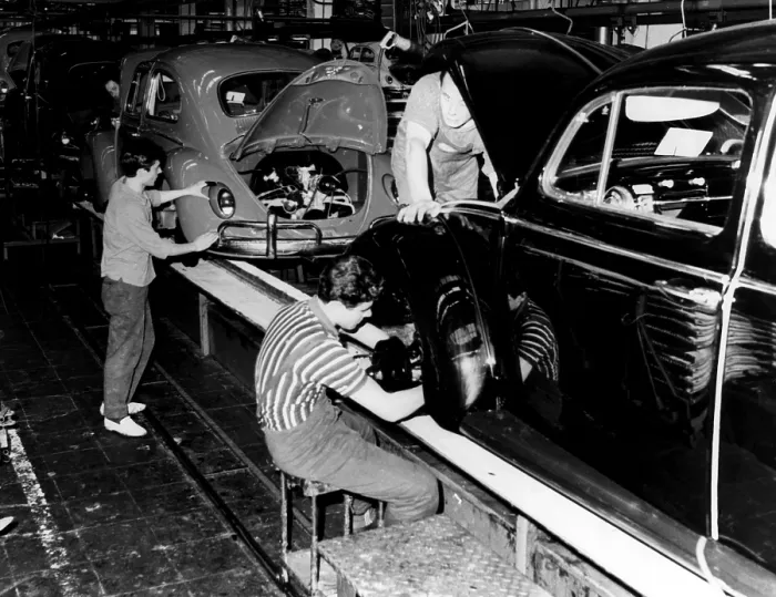 Framed Print : Men work on the assembly line at a Volkwagen factory, 1963. Courtesy: CSU Archives / Everett Collection Framed Print : Men work on the assembly line at a Volkwagen factory, 1963. Courtesy: CSU Archives / Everett Collection