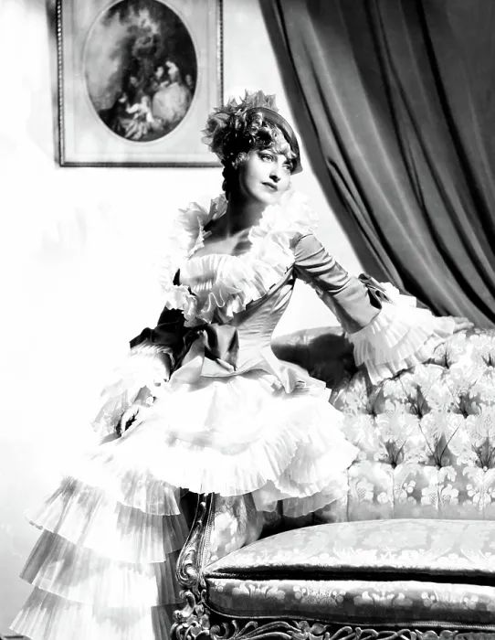 Framed Print : THE MERRY WIDOW, Jeanette MacDonald, 1934