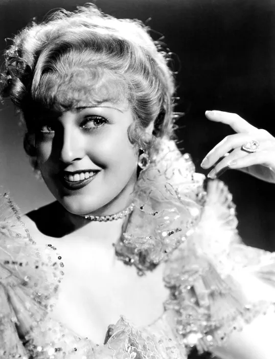 Framed Print : THE MERRY WIDOW, Jeanette MacDonald, 1934