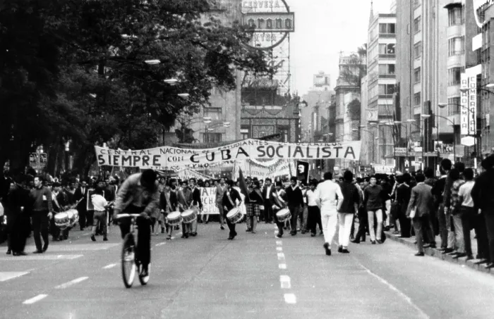 Framed Print : Mexico City: Leftist student and communist sympathizers begin a march towards downtown Mexico City to commemorate Fidel Castro's rise to power in Cuba Framed Print : Mexico City: Leftist student and communist sympathizers begin a march towards downtown Mexico City to commemorate Fidel Castro's rise to power in Cuba
