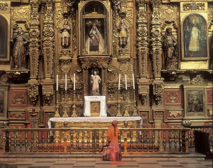 Framed Print : MEXICO. FEDERAL DISTRICT. Mexico City. Church of Santo Domingo. Woman praying before the baroque altarpiece, work by Manuel Tols. AISA / Everett Collection**US SALES ONLY**