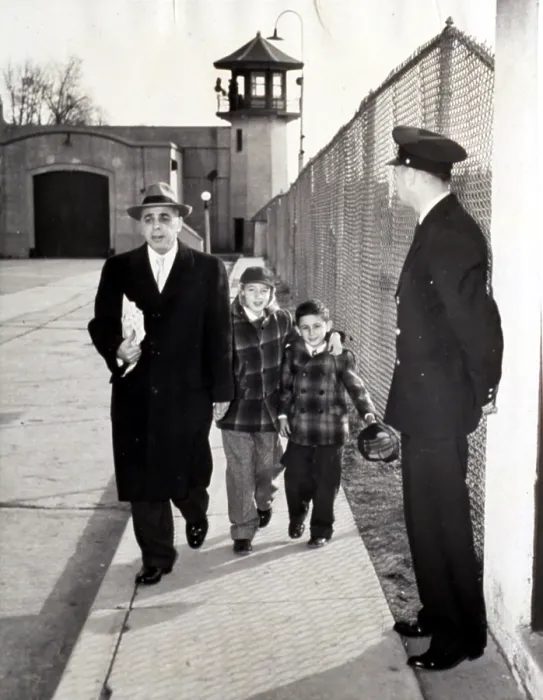 Framed Print : Michael & Robert Rosenberg (later Meeropol) visit their parents in Sing Sing with Emmanuel Bloch, 2 / 14 / 53. Courtesy: CSU Archives  /  Everett Collection