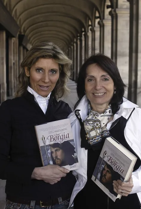 Framed Print : Michela and Elena Martignoni (2007). Oscar Elias / AISA / Everett Collection (184635)**US SALES ONLY**