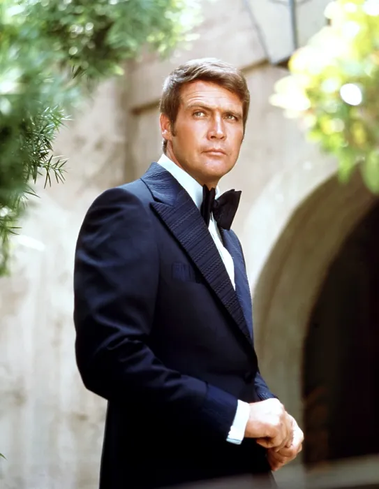 Framed Print : THE SIX MILLION DOLLAR MAN, Lee Majors, (Season 1), 1974-78