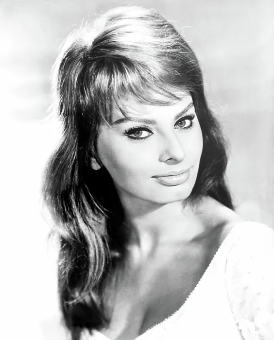 Framed Print : THE MILLIONAIRESS, Sophia Loren, 1960, TM & Copyright 20th Century Fox Film Corp. / courtesy Everett Collection