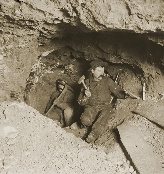 Framed Print : Two miners taking out ore in tunnel of gold mine at Eagle River Canyon, Colorado. C. 1905