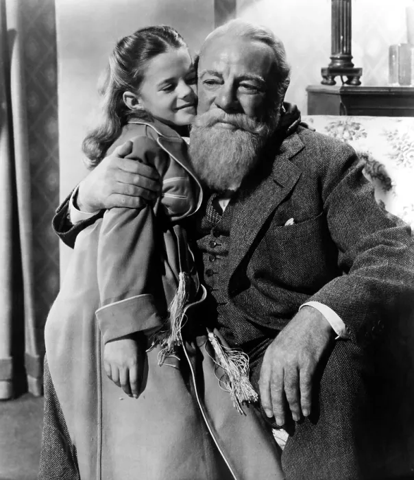 Framed Print : MIRACLE ON 34TH STREET, Natalie Wood, Edmund Gwenn, 1947. TM and Copyright (c) 20th Century Fox Film Corp. All rights reserved. Courtesy: Everett Collection