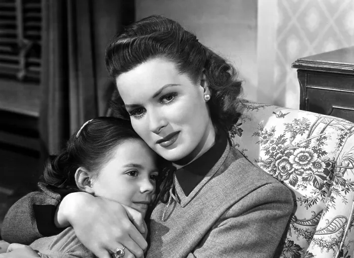 Framed Print : MIRACLE ON 34TH STREET, Natalie Wood, Maureen O'Hara, 1947, TM and Copyright (c) 20th Century-Fox Film Corp. All Rights Reserved