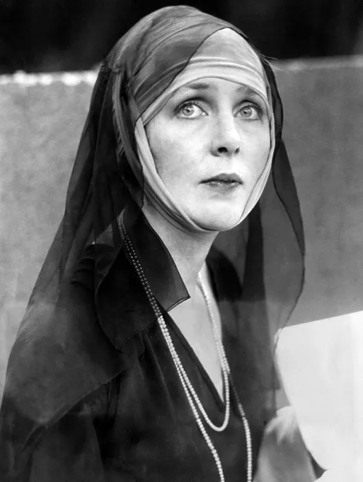 Framed Print : THE MIRACLE, Actress Lady Diana Duff Cooper as the Madonna, December 4, 1923. Courtesy CSU Archives / Everett Collection