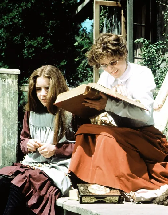 Framed Print : THE MIRACLE WORKER, Melissa Gilbert, Patty Duke (aka Patty Duke Astin), 1979 Framed Print : THE MIRACLE WORKER, Melissa Gilbert, Patty Duke (aka Patty Duke Astin), 1979