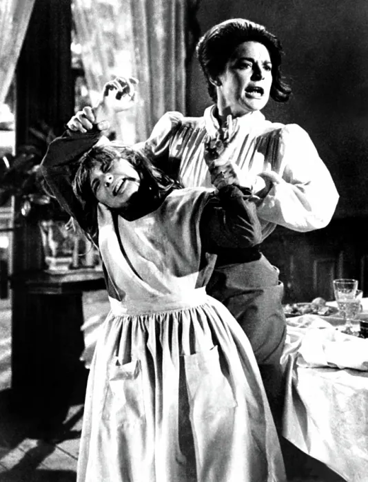 Framed Print : THE MIRACLE WORKER, Patty Duke, Anne Bancroft, 1962 Framed Print : THE MIRACLE WORKER, Patty Duke, Anne Bancroft, 1962