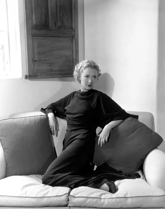Framed Print : Miriam Hopkins at her Beverly Hills home, 1934 Framed Print : Miriam Hopkins at her Beverly Hills home, 1934