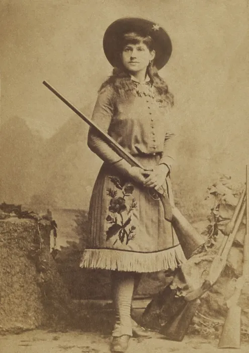 Framed Print : Miss Annie Oakley in 1885, the year she and husband Frank Butler joined BUFFALO BILLS WILD WEST