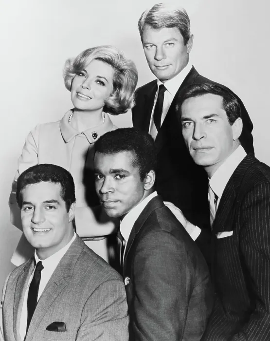 Framed Print : MISSION: IMPOSSIBLE, front from left: Peter Lupus, Greg Morris, Martin Landau, rear from left: Barbara Bain, Peter Graves, 1966-1973