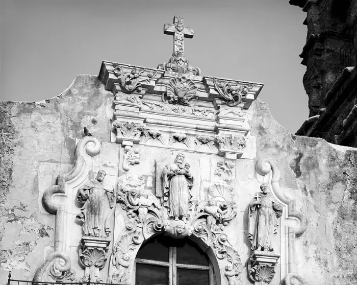 Framed Print : Mission San Jose y San Miguel de Aguayo, detail of the upper facade. San Antonio, Texas