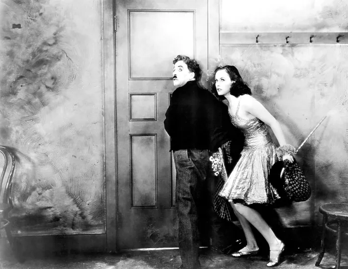 Framed Print : MODERN TIMES, Charles Chaplin, Paulette Goddard, 1936