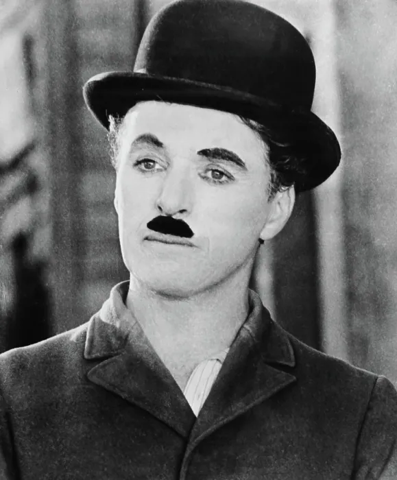 Framed Print : MODERN TIMES, Charlie Chaplin, 1936 Framed Print : MODERN TIMES, Charlie Chaplin, 1936