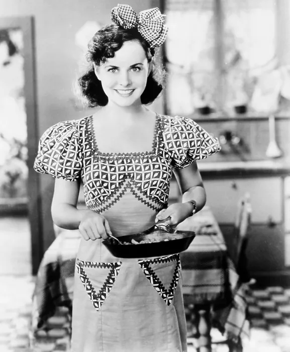 Framed Print : MODERN TIMES, Paulette Goddard, 1936