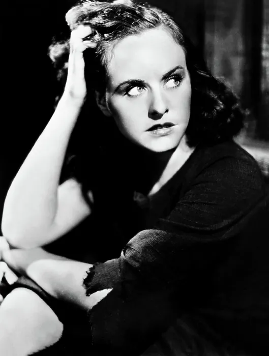 Framed Print : MODERN TIMES, Paulette Goddard, 1936 Framed Print : MODERN TIMES, Paulette Goddard, 1936