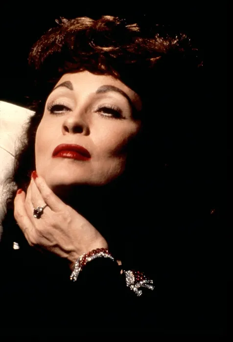 Framed Print : MOMMIE DEAREST, Faye Dunaway, 1981