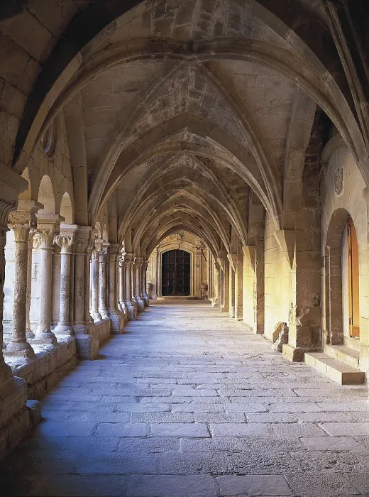 Framed Print : Monastery of Santa Mara de Vallbona. SPAIN. CATALONIA. LLEIDA. Vallbona de les Monges. Monastery of Santa Mara de Vallbona. Cloister. Cistercian art. Architecture