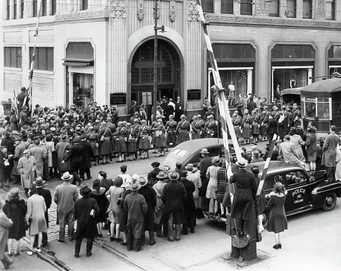 Framed Print : Montgomery Ward and Company, Chicago, employees and crowds watch, as military police & US Marshals arrive to enforce FDR's orders to oust CEO Framed Print : Montgomery Ward and Company, Chicago, employees and crowds watch, as military police & US Marshals arrive to enforce FDR's orders to oust CEO