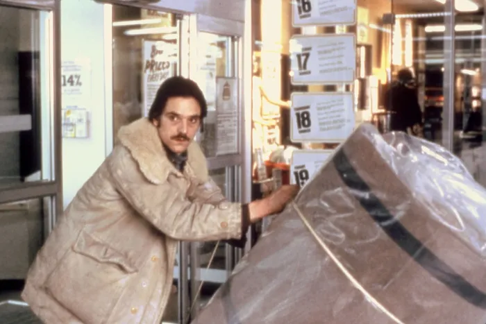 Framed Print : MOONLIGHTING, Jeremy Irons, 1982, (c) Universal / courtesy Everett Collection Framed Print : MOONLIGHTING, Jeremy Irons, 1982, (c) Universal / courtesy Everett Collection