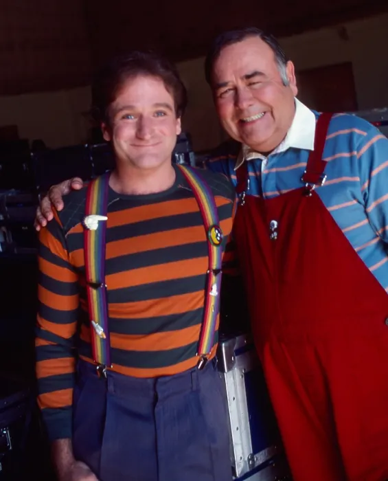 Framed Print : MORK & MINDY, from left: Robin Williams, Jonathan Winters, Pam Dawber, 1978-82 Framed Print : MORK & MINDY, from left: Robin Williams, Jonathan Winters, Pam Dawber, 1978-82