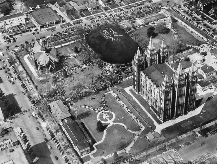 Framed Print : The Mormon Tabernacle, in Salt Lake City, Utah, circa 1940. Courtesy: CSU Archives / Everett Collection Framed Print : The Mormon Tabernacle, in Salt Lake City, Utah, circa 1940. Courtesy: CSU Archives / Everett Collection