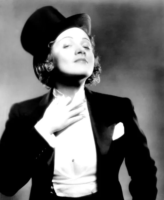 Framed Print : MOROCCO, Marlene Dietrich, 1930 Framed Print : MOROCCO, Marlene Dietrich, 1930