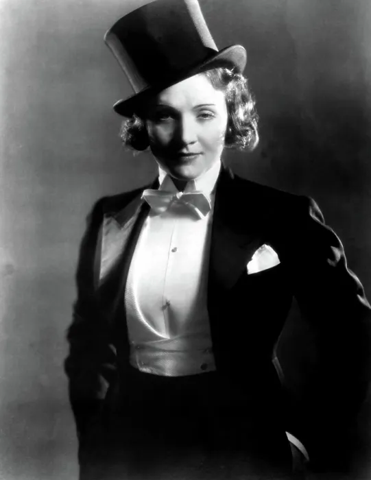Framed Print : MOROCCO, Marlene Dietrich, 1930