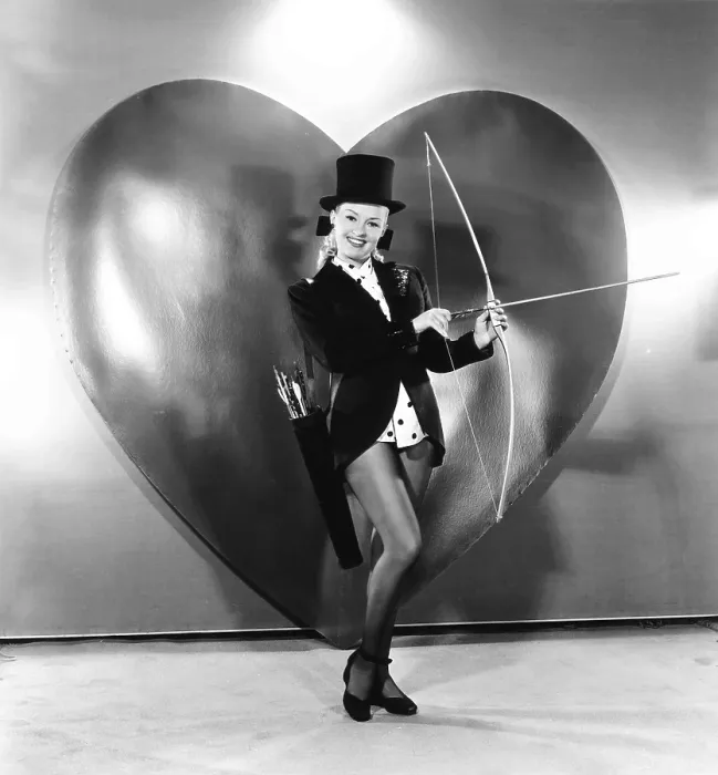 Framed Print : MOTHER WORE TIGHTS, Betty Grable, 1947, TM & Copyright 20th Century Fox Film Corp. / courtesy Everett Collection