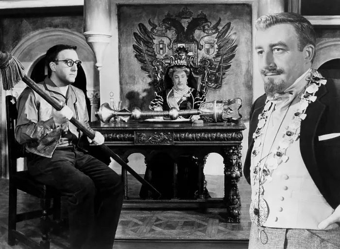 Framed Print : THE MOUSE THAT ROARED, Peter Sellers, 1959