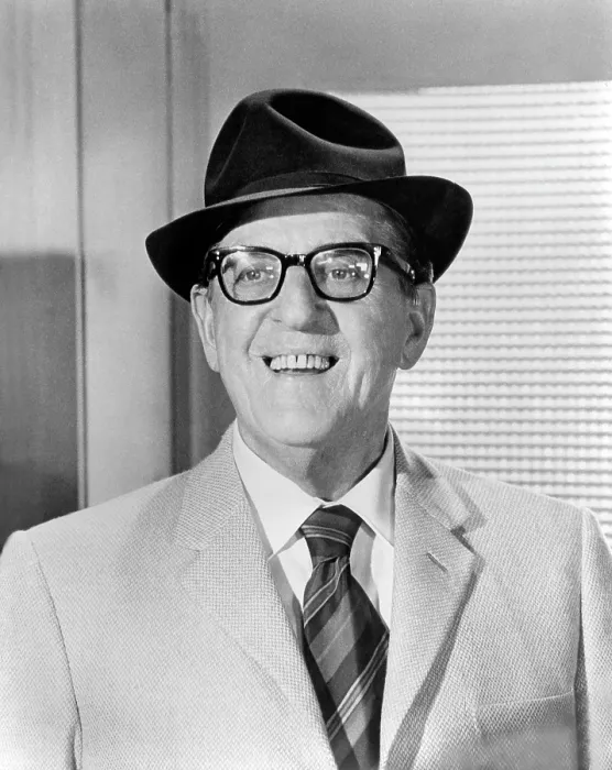 Framed Print : MRS. BROWN, YOU'VE GOT A LOVELY DAUGHTER, Stanley Holloway, 1968