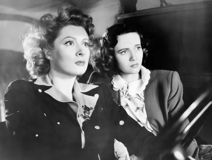 Framed Print : MRS. MINIVER, Greer Garson, Teresa Wright, 1942