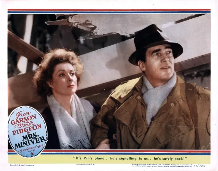 Framed Print : MRS. MINIVER, from left, Greer Garson, Walter Pidgeon, 1942 Framed Print : MRS. MINIVER, from left, Greer Garson, Walter Pidgeon, 1942