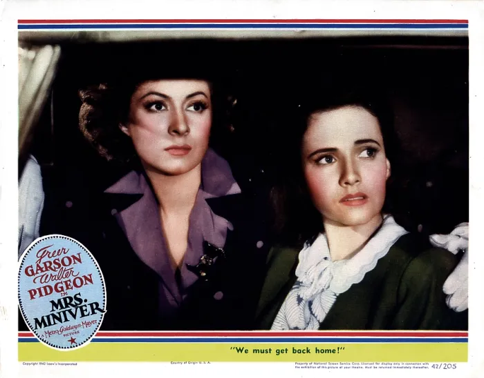 Framed Print : MRS. MINIVER, from left, Greer Garson, Teresa Wright, 1942