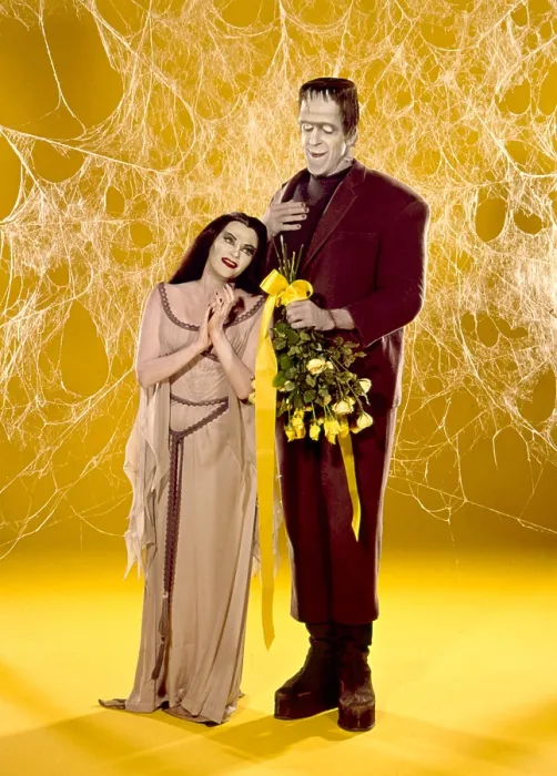 Framed Print : THE MUNSTERS, Yvonne De Carlo, Fred Gwynne, 1964-66 Framed Print : THE MUNSTERS, Yvonne De Carlo, Fred Gwynne, 1964-66