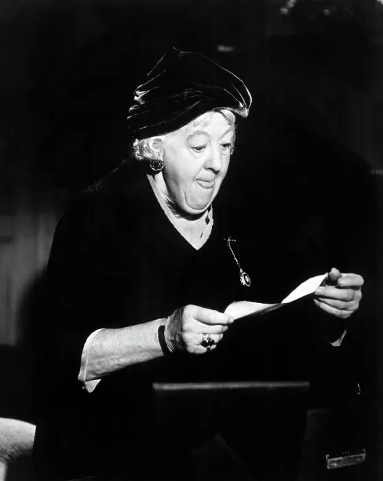 Framed Print : MURDER MOST FOUL, Margaret Rutherford, 1965 Framed Print : MURDER MOST FOUL, Margaret Rutherford, 1965