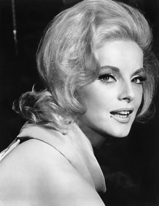 Framed Print : HOW TO MURDER YOUR WIFE, Virna Lisi, 1965 Framed Print : HOW TO MURDER YOUR WIFE, Virna Lisi, 1965